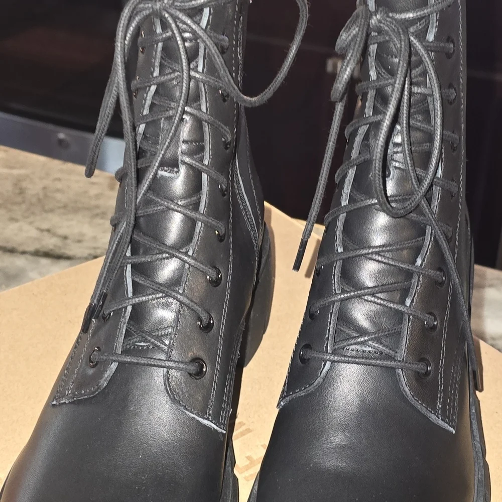 Steve Madden Black Lace-Up Women's Boots - Picture 2 of 10